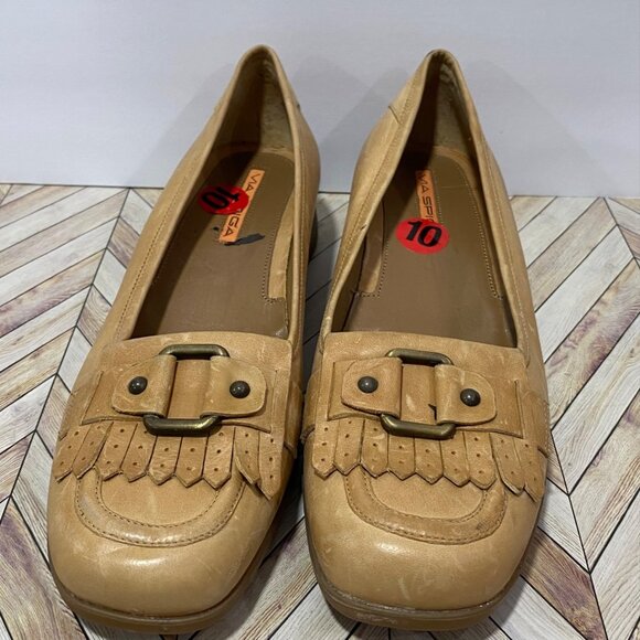 VIA SPIGA • Size 10 • Tan Leather Loafer Pumps w/ Kiltie Fringe & Buckle NWOT - Picture 3 of 8